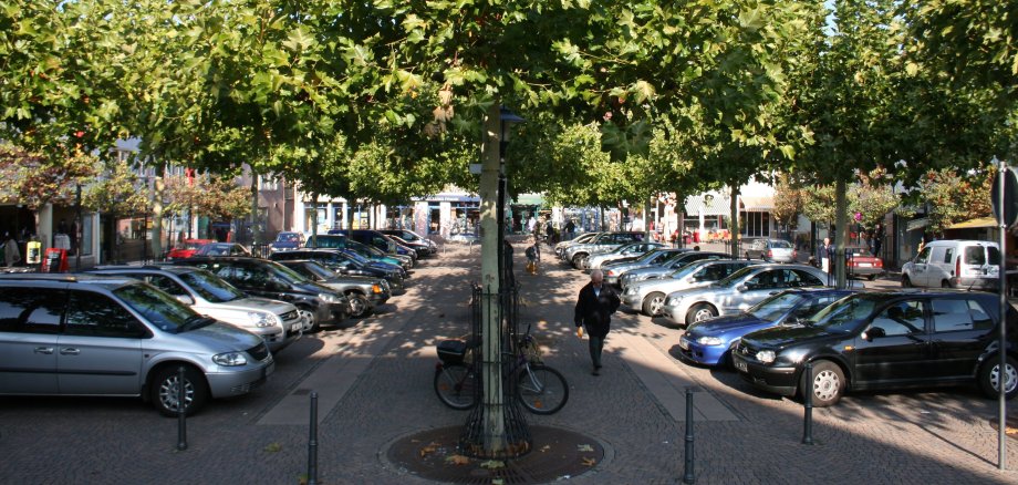 Fahrbahnsperrung auf dem Stadtplatz Bad Dürkheim