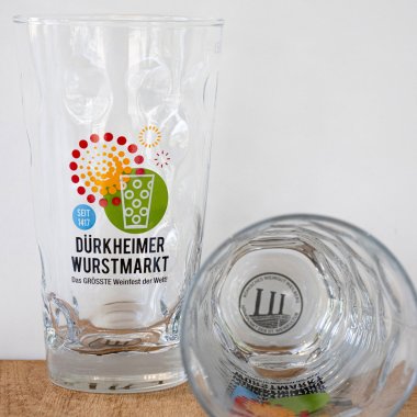 Wurstmarkt Dubbeglas mit Bodenmotiv